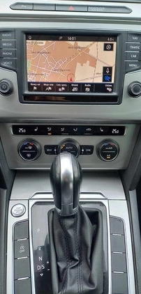 Volkswagen Passat cena 57800 przebieg: 232000, rok produkcji 2017 z Lubawa małe 596